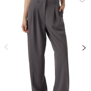 Pleated wide leg dad pants. Brand new no tags.